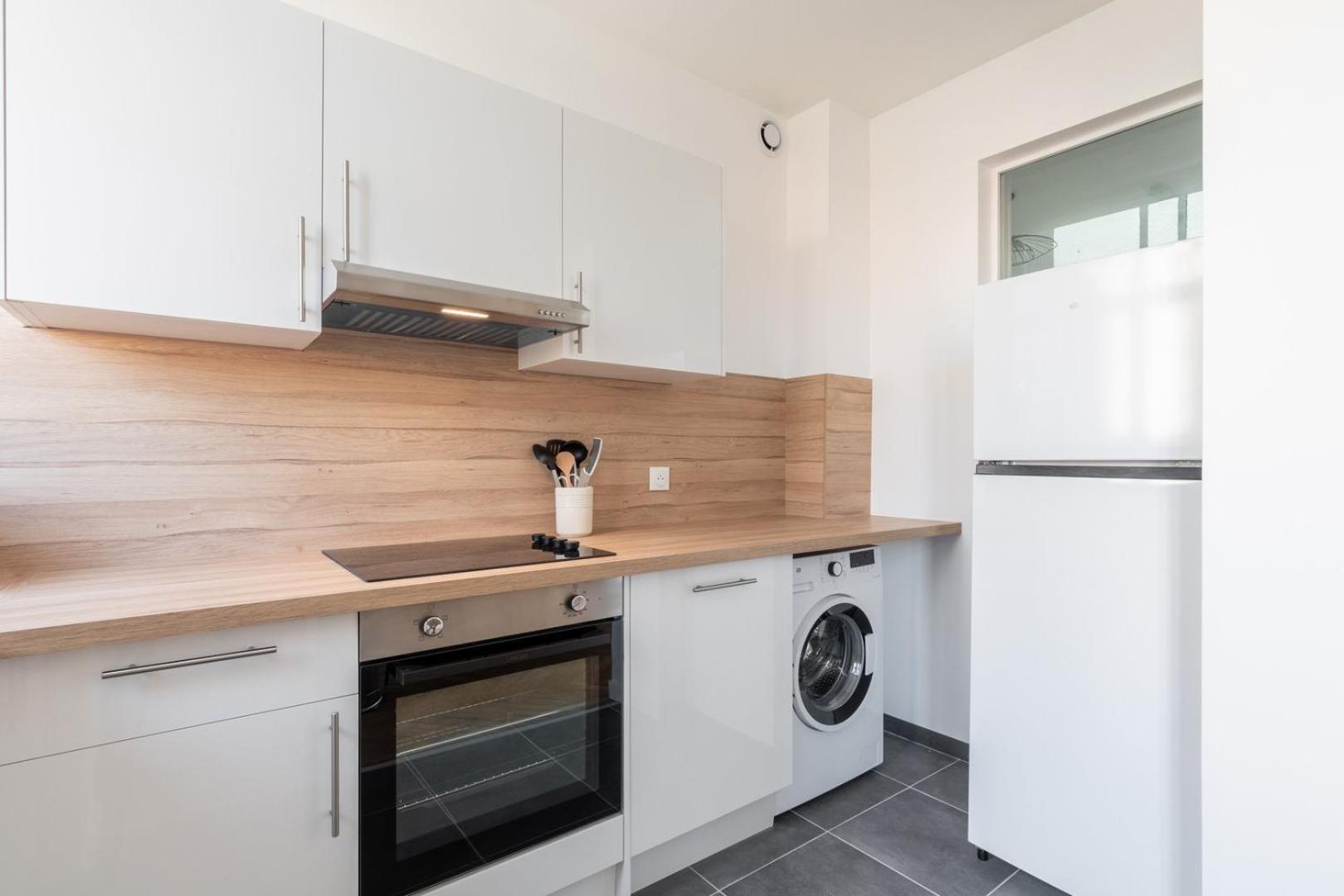 Charming Through-Apartment Renovated And Equipped! Марк-ен-Барой Екстериор снимка