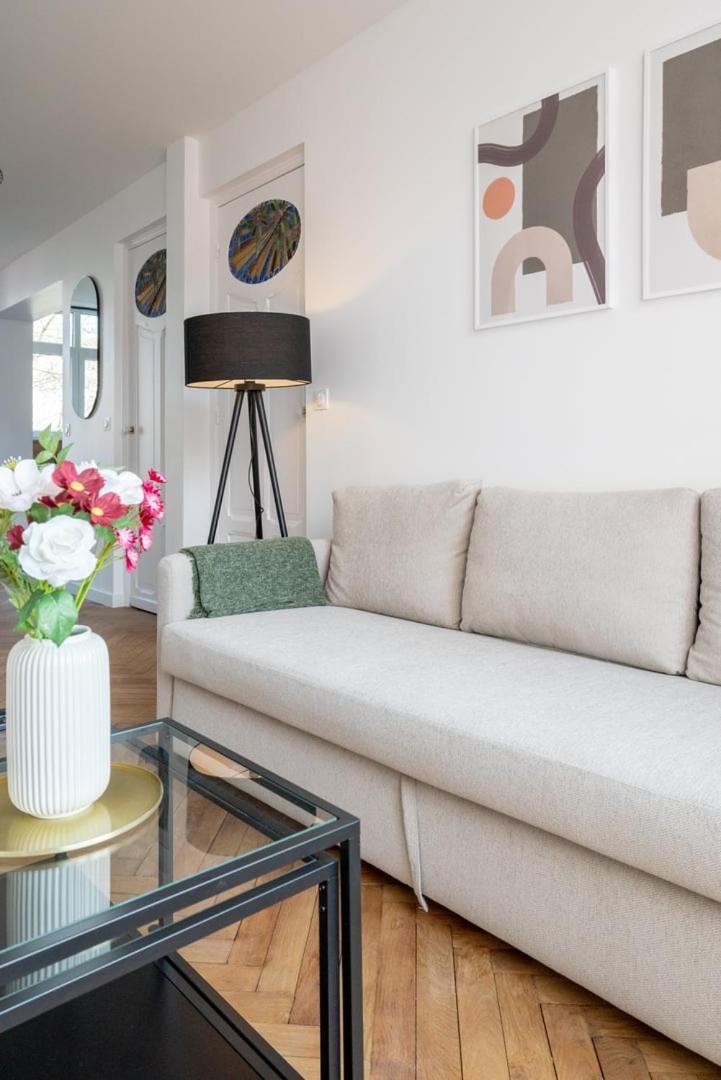 Charming Through-Apartment Renovated And Equipped! Марк-ен-Барой Екстериор снимка