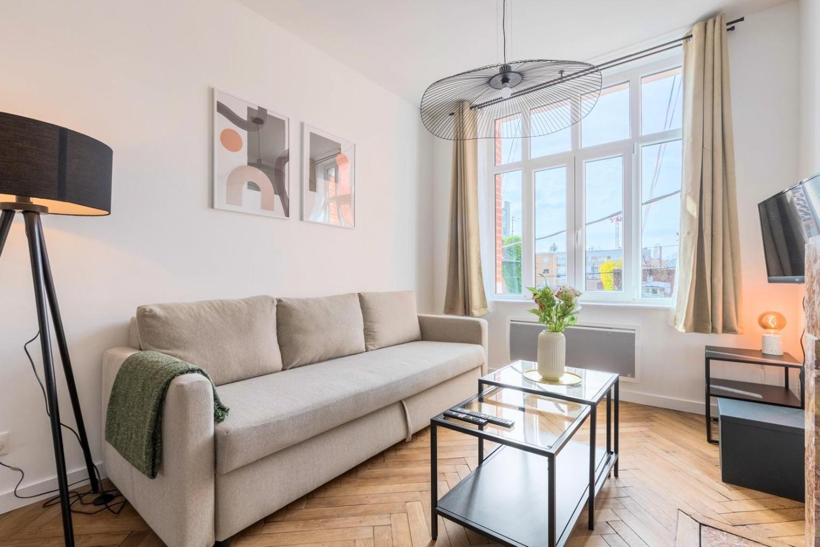 Charming Through-Apartment Renovated And Equipped! Марк-ен-Барой Екстериор снимка